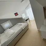 شقة Erken
